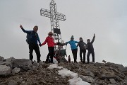 66 In vetta al Pizzo Arera (2512 m),...tra nuvole e freddo !